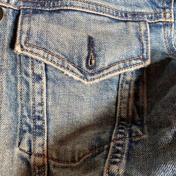 HUDSON Classic Fitted Trucker Jacket Distressed Denim Size Small - Picture 3 of 11